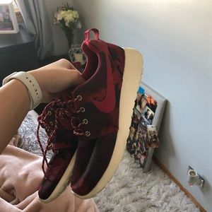 Women’s Nike roshe runs